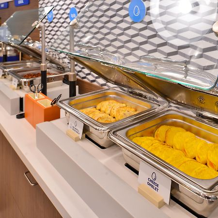 홀리데이 인 익스프레스 앤 스위트 한니발-메디컬 센터 호텔 해니벌 외부 사진